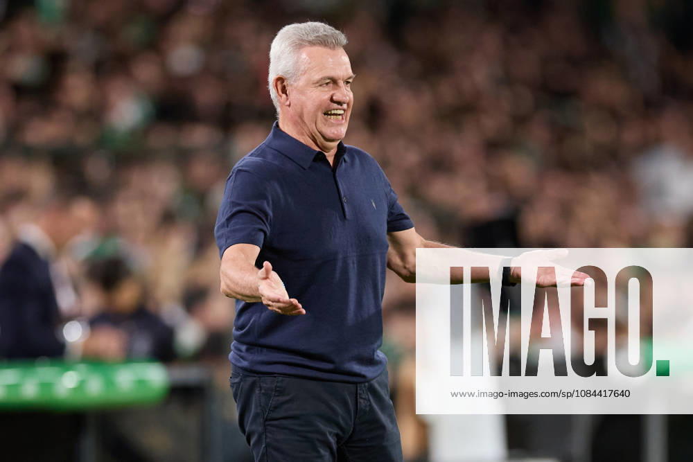 Javier Aguirre head coach of Valencia CF reacts during the LaLiga EA Sports match between Real Racing Club de Santander and Valencia CF at Campos de de El Sardinero on October 11, 2026, in Santander, Spain. Santander Spain - ZUMAa181 20261011_zaa_a181_366
