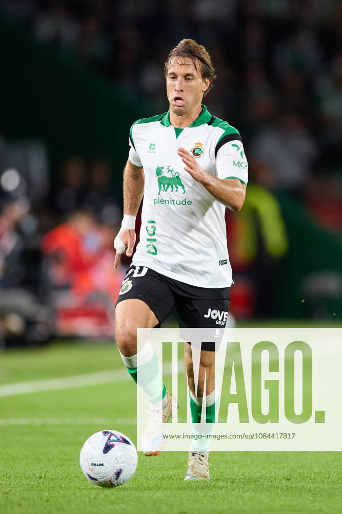 Sergio Canales of Real Racing Club de Santander in action during the LaLiga EA Sports match between Real Racing Club de Santander and Valencia CF at Campos de de El Sardinero on October 11, 2026, in Santander, Spain. Santander Spain - ZUMAa181 20261011_zaa_a181_355