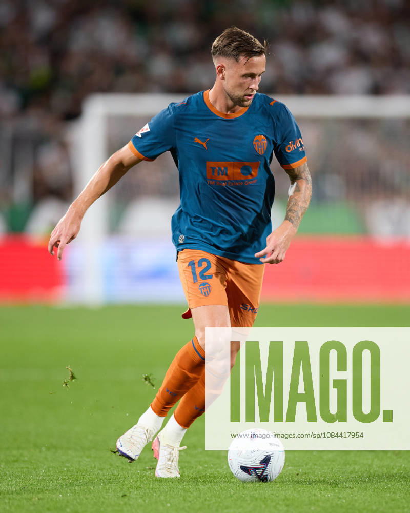 Justin de Haas of Valencia CF in action during the LaLiga EA Sports match between Real Racing Club de Santander and Valencia CF at Campos de de El Sardinero on October 11, 2026, in Santander, Spain. Real Racing Club De Santander V Valencia CF - LaLiga EA Sports - ZUMAa181 20261011_zaa_a181_359