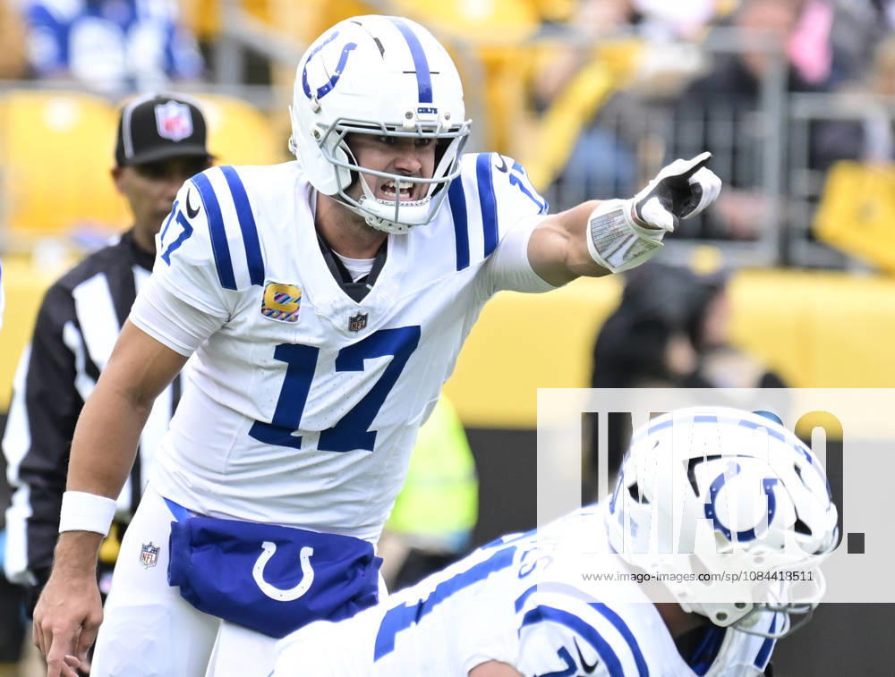 Indianapolis Colts quarterback Daniel Jones (17) points to the Pittsburgh Steelers set up during the second quarter at Acrisure Stadium on Sunday, October 11, 2026 in Pittsburgh. PIT2026101114 ARCHIExCARPENTER