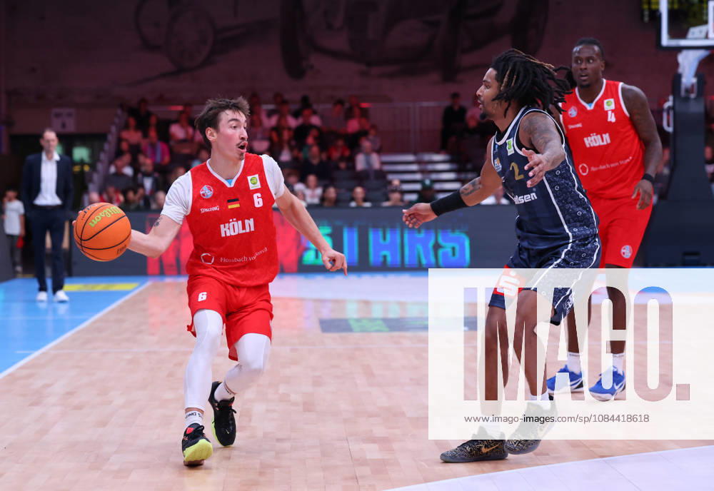 V.l. Jasper Guenther (RheinStars Koeln 06), Corey McKeithan (Eisbaeren Bremerhaven 02), James Patterson III (RheinStars Koeln 04) GER, RheinStars Koeln vs. Eisbaeren Bremerhaven, Basketball, ProA, 4. Spieltag, Spielzeit 2026 2027, 11.10.2026 GER, RheinStars Koeln vs. Eisbaeren Bremerhaven, Basketball, ProA, 4. Spieltag, Spielzeit 2026 2027, 11.10.2026 RheinStars Koeln