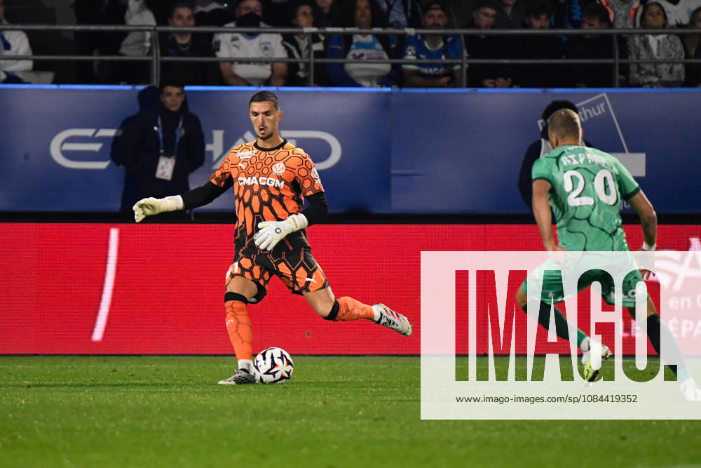 ESTAC Troyes v Olympique de Marseille - Ligue 1 McDonald s 2026 2027 Jeffrey DE LANGE of Marseille and Renaud RIPART of Troyes during Ligue 1 McDonald s match between Troyes and Marseille at Stade de l Aube on October 11, 2026 in Troyes, France. Troyes France
