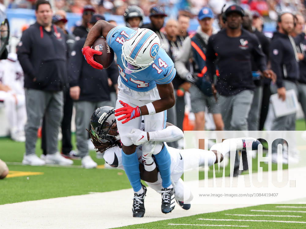 Oct 11, 2026; Nashville, TN, USA; Houston Texans safety Calen Bullock (2) tackles Tennessee Titans wide receiver Carnell Tate (14) out of bounds during the NFL, American Football Herren, USA regular season game between the Houston Texans and Tennessee Titans at Nissan Stadium. Mandatory Credit: -Cal Media NFL 2026: Texans Vs Titans OCT 11 - ZUMAc04_ 20261011_zma_c04_069