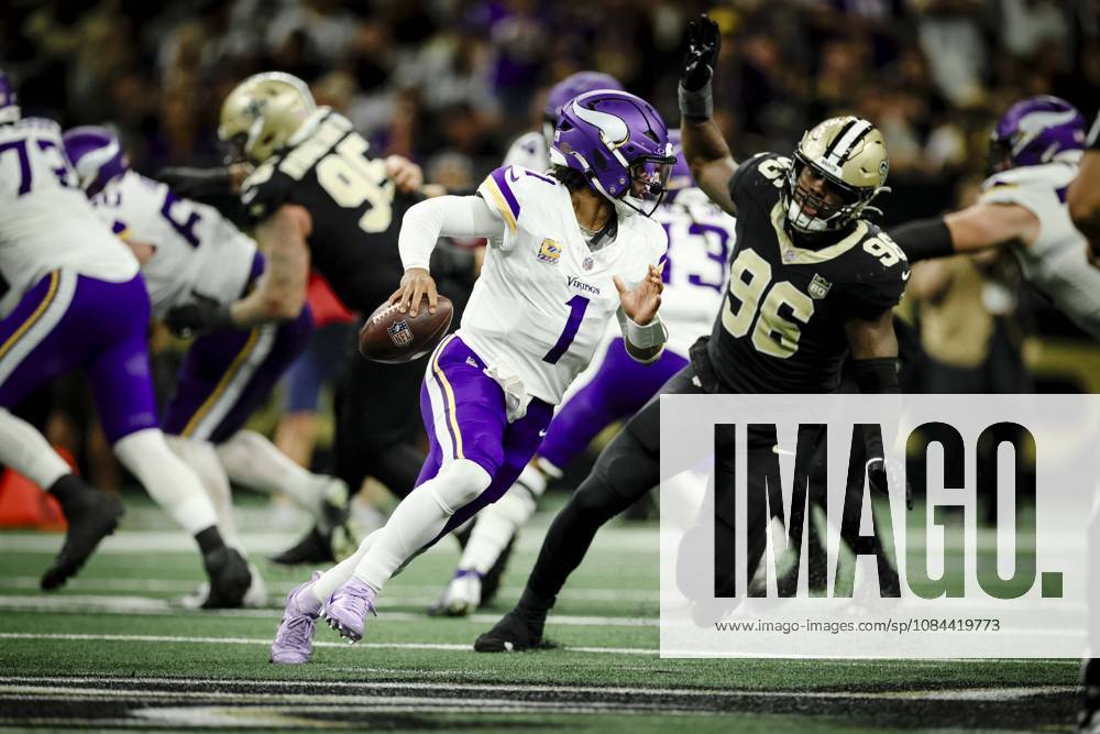 NEW ORLEANS, LA - OCTOBER 11: Kyler Murray 1 of the Minnesota Vikings looks to throw as Carl Granderson 96 of the New Orleans Saints pressures during the first half of a game at Caesars Superdome on October 11, 2026, in New Orleans, Louisiana. (Photo by Derick Hingle Icon Sportswire) NFL, American Football Herren, USA OCT 11 Vikings at Saints Icon126261011003