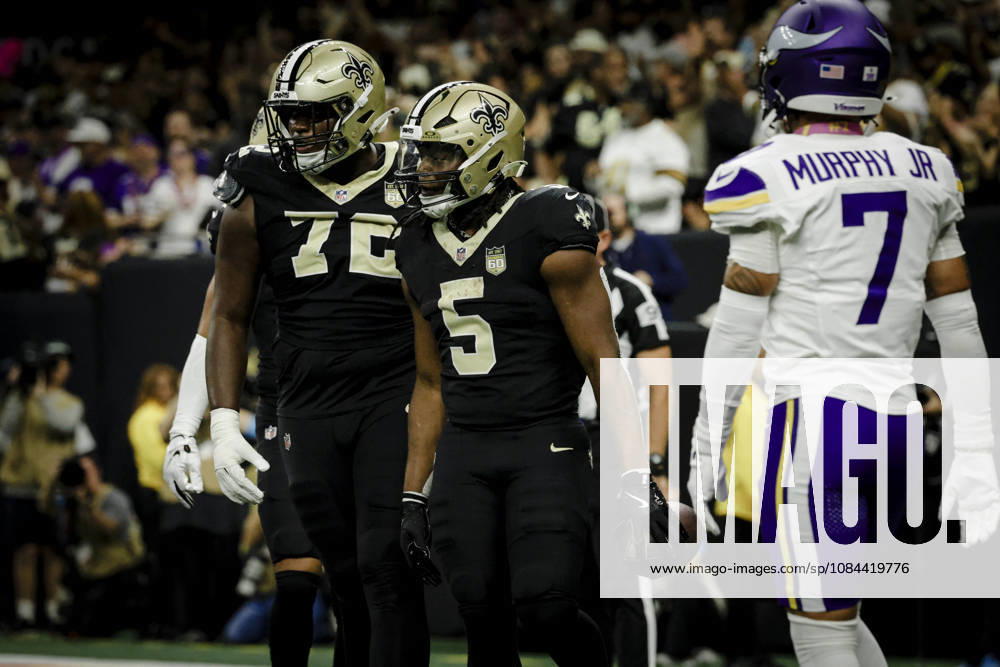 NEW ORLEANS, LA - OCTOBER 11: Kendre Miller 5 of the New Orleans Saints celebrates with teammates after a touchdown run against the Minnesota Vikings during the first half of a game at Caesars Superdome on October 11, 2026, in New Orleans, Louisiana. (Photo by Derick Hingle Icon Sportswire) NFL, American Football Herren, USA OCT 11 Vikings at Saints Icon126261011008