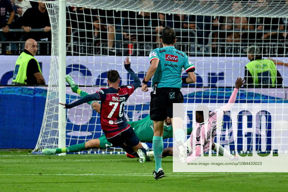 Cagliari s Daniel Maldini in action during the Serie A soccer match between Cagliari Calcio and Juventus at the Unipol Domus in Cagliari, Sardinia - Sunday 11th october 2026. - Soccer