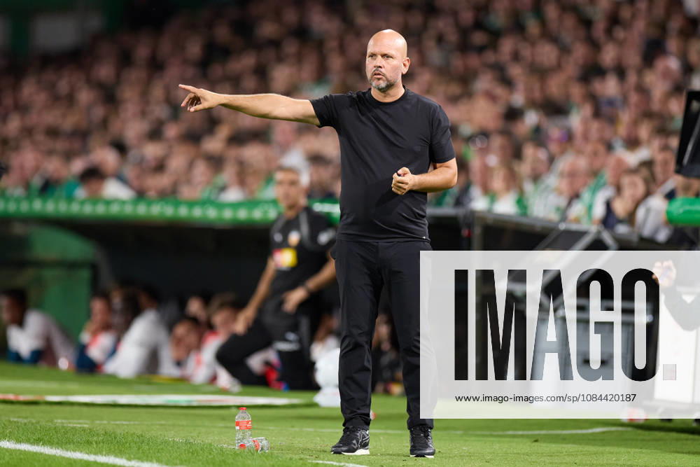 Jose Alberto Lopez head coach of Real Racing Club de Santander reacts during the LaLiga EA Sports match between Real Racing Club de Santander and Valencia CF at Campos de de El Sardinero on October 11, 2026, in Santander, Spain. Real Racing Club De Santander V Valencia CF - LaLiga EA Sports - ZUMAa181 20261011_zaa_a181_378