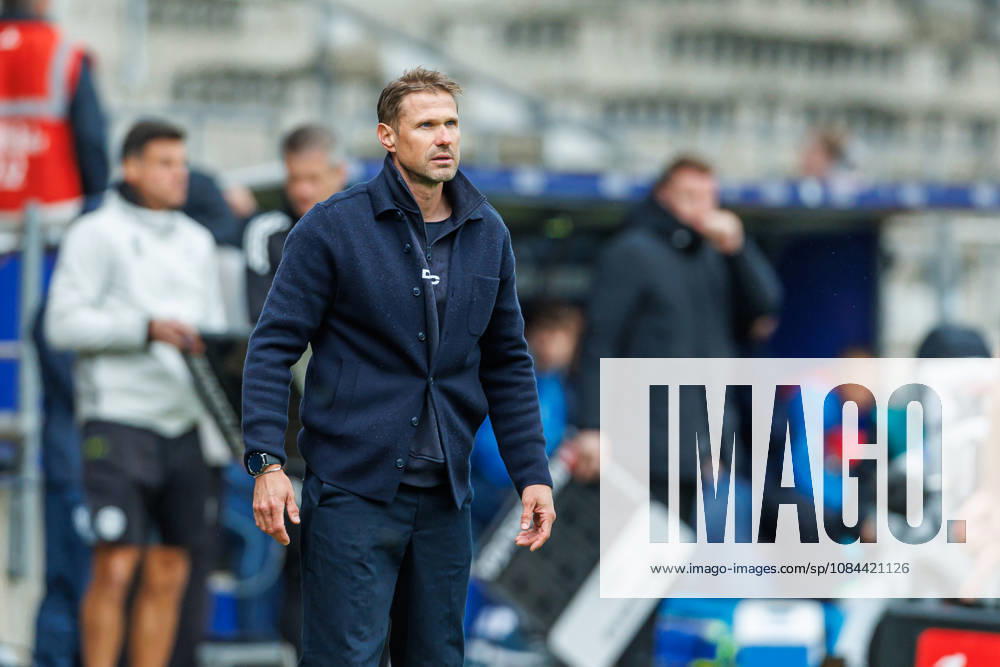 Trainer Oliver Kirch (DSC Arminia Bielefeld) schaut waehrend des Spiels der 2. Bundesliga zwischen VfL Bochum und Arminia Bielefeld, Ruhrstadion am 11. October 2026 in Bochum, Deutschland. (Foto von Mario Hommes DeFodi Images) +++ Trainer Oliver Kirch (DSC Arminia Bielefeld) looks on during the 2nd Bundesliga match between VfL Bochum and Arminia Bielefeld at Vonovia Ruhrstadion on October 11, 2026 in Bochum, Germany. (Photo by Mario Hommes DeFodi Images) DFB DFL REGULATIONS PROHIBIT ANY USE OF PHOTOGRAPHS AS IMAGE SEQUENCES AND OR QUASI-VIDEO. (Photo by Mario Hommes DeFodi Images) -