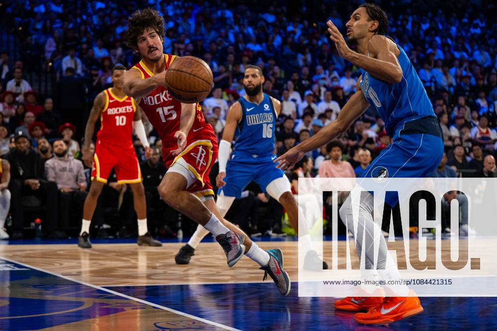 (261011) -- MACAO, Oct. 11, 2026 -- Reed Sheppard (L) of Houston Rockets passes the ball during the 2026-2027 NBA, Basketball Herren, USA preseason game between Dallas Mavericks and Houston Rockets in Macao, south China, on Oct. 11, 2026. ) (SP)CHINA-MACAO-BASKETBALL-NBA PRESEASON-ROCKETS VS MAVERICKS (CN) CheongxKamxKa