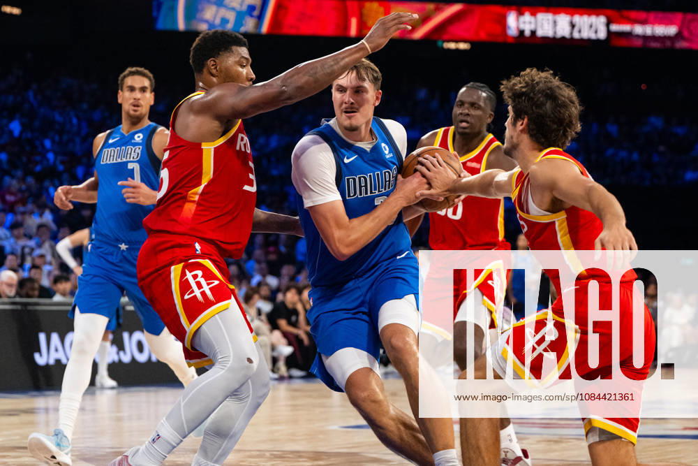 (261011) -- MACAO, Oct. 11, 2026 -- Cooper Flagg (C) of Dallas Mavericks competes during the 2026-2027 NBA, Basketball Herren, USA preseason game between Dallas Mavericks and Houston Rockets in Macao, south China, on Oct. 11, 2026. ) (SP)CHINA-MACAO-BASKETBALL-NBA PRESEASON-ROCKETS VS MAVERICKS (CN) CheongxKamxKa