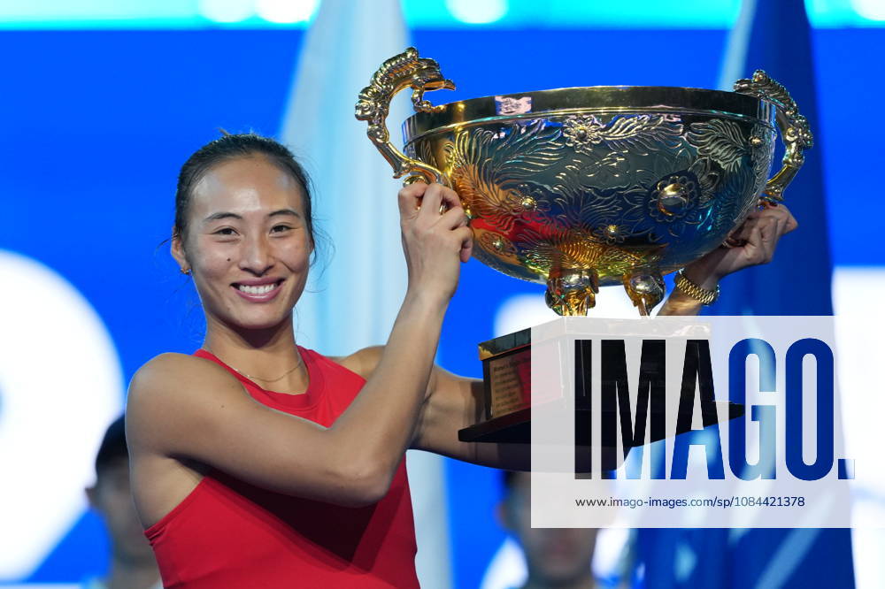 (261011) -- BEIJING, Oct. 11, 2026 -- Zheng Qinwen poses with the trophy during the awarding ceremony after the women s singles final between Zheng Qinwen of China and Mirra Andreeva of Russia at 2026 China Open tennis tournament in Beijing, China, Oct. 11, 2026. ) (SP)CHINA-BEIJING-TENNIS-CHINA OPEN-WOMEN S SINGLES-FINAL (CN) SunxFei