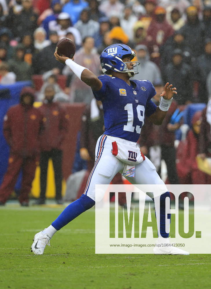 New York Giants QB 19 Jameis Winston throws a pass during the Washington Commanders game against the New York Giants at Northwest Stadium in Landover, MD. CSM Landover United States of America - ZUMAc04_ 20261011_zma_c04_064