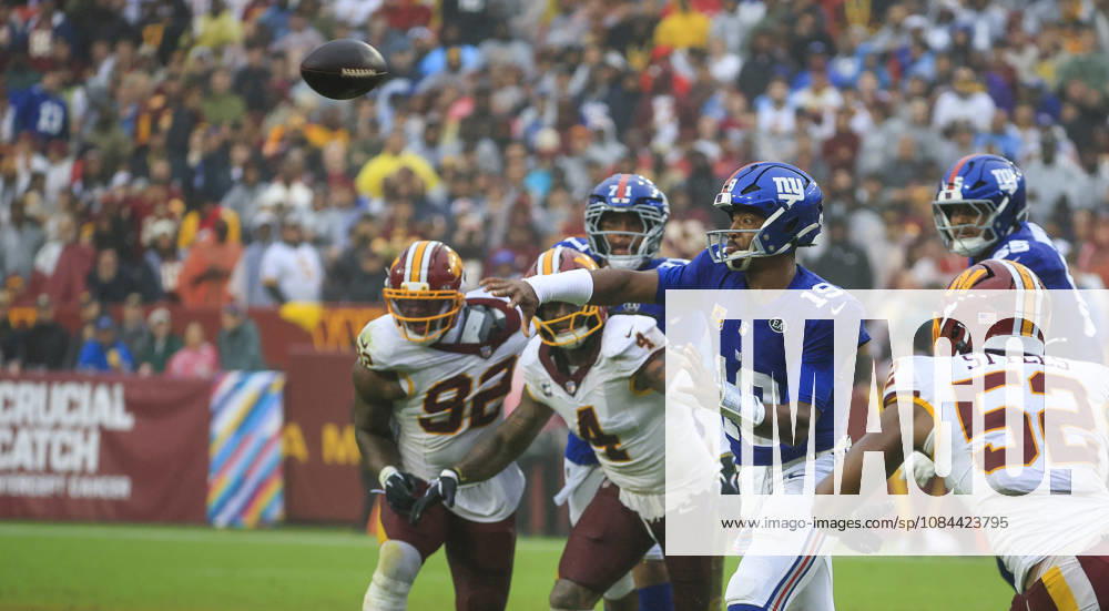 New York Giants QB 19 Jameis Winston throws the football during the Washington Commanders game against the New York Giants at Northwest Stadium in Landover, MD. CSM NFL, American Football Herren, USA 2026: Washington Commanders Vs New York Giants OCT 11 - ZUMAc04_ 20261011_zma_c04_097