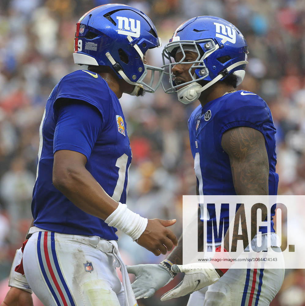 New York Giants QB 19 Jameis Winston and New York Giants WR 1 Malik Nabers celebrate a touchdown during the Washington Commanders game against the New York Giants at Northwest Stadium in Landover, MD. CSM NFL, American Football Herren, USA 2026: Washington Commanders Vs New York Giants OCT 11 - ZUMAc04_ 20261011_zma_c04_112
