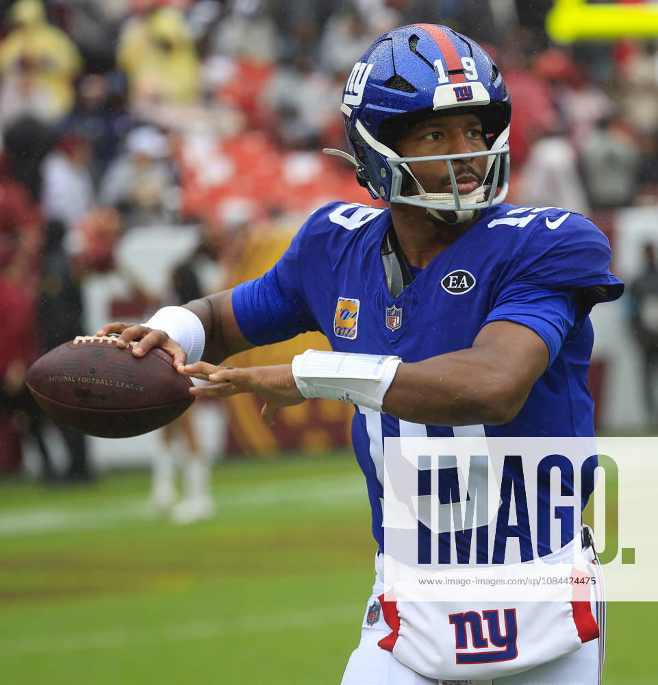 New York Giants QB 19 Jameis Winston warms up before the Washington Commanders game against the New York Giants at Northwest Stadium in Landover, MD. CSM NFL, American Football Herren, USA 2026: Washington Commanders Vs New York Giants OCT 11 - ZUMAc04_ 20261011_zma_c04_124