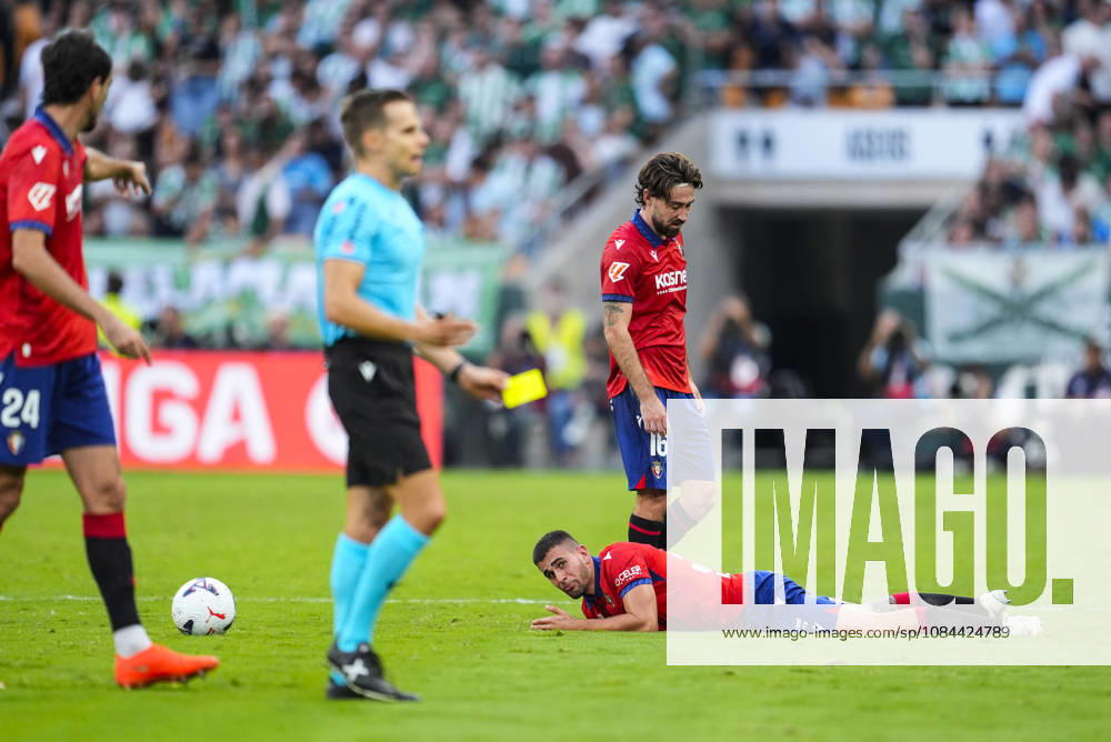 Unai Santos of CA Osasuna looks on during the Spanish league, LaLiga EA Sports, football match played between Real Betis and CA Osasuna at La Cartuja stadium on October 11, 2026, in Sevilla, Spain. Sevilla Spain - ZUMAa181 20261011_zaa_a181_250
