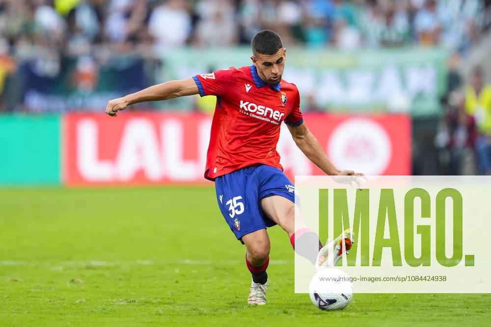 Unai Santos of CA Osasuna in action during the Spanish league, LaLiga EA Sports, football match played between Real Betis and CA Osasuna at La Cartuja stadium on October 11, 2026, in Sevilla, Spain. Sevilla Spain - ZUMAa181 20261011_zaa_a181_261