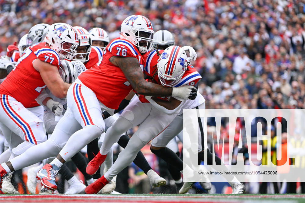 Oct 11, 2026; Foxborough, MA, USA; New England Patriots running back Rhamondre Stevenson (38) scores a touchdown against the Las Vegas Raiders with help from offensive tackle Morgan Moses (76) during the first half at Gillette Stadium. Mandatory Credit: -Cal Media NFL, American Football Herren, USA 2026: Raiders Vs Patriots OCT 11 - ZUMAc04_ 20261011_zma_c04_134