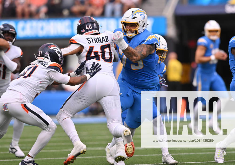 INGLEWOOD, CA - OCTOBER 11: Los Angeles Chargers guard Alex Harkey (73) blocks Denver Broncos linebacker Justin Strnad (40) during the game between the Los Angeles Chargers and the Denver Broncos on October 11, 2026 at SoFi Stadium in Inglewood. (Photo by David Dennis Icon Sportswire) NFL, American Football Herren, USA OCT 11 Broncos at Chargers Icon26101104