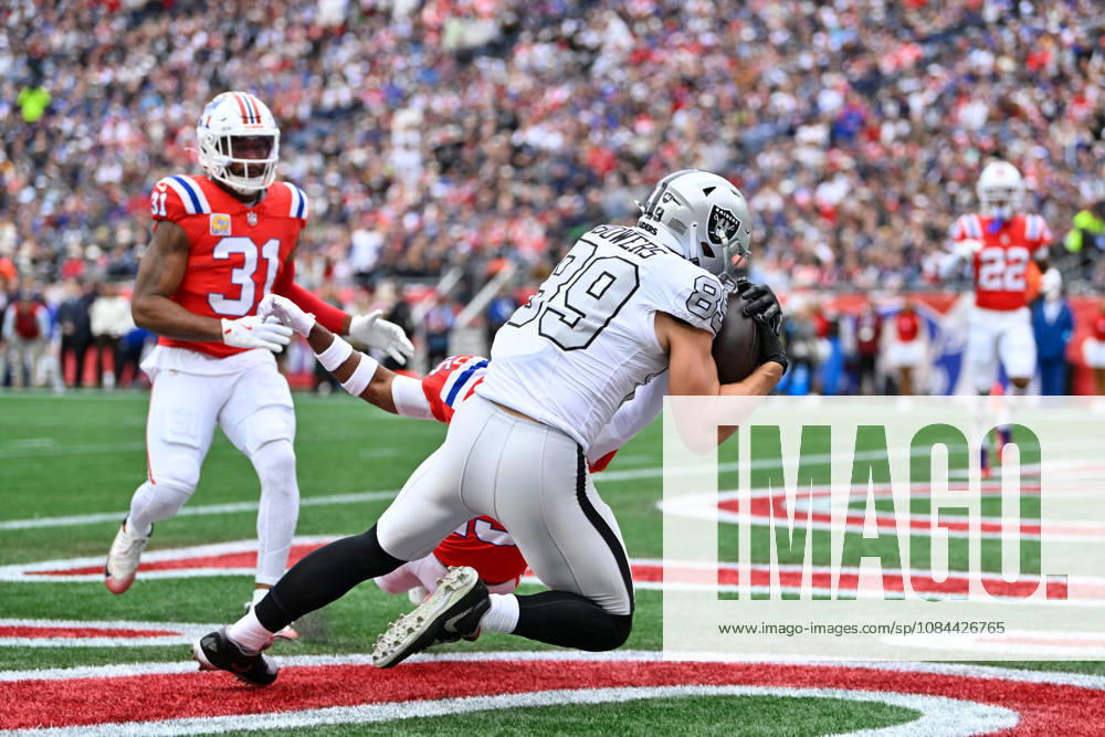 Oct 11, 2026; Foxborough, MA, USA; Las Vegas Raiders tight end Brock Bowers (89) makes a catch for a touchdown against the New England Patriots during the first half at Gillette Stadium. Mandatory Credit: -Cal Media Foxborough USA - ZUMAc04_ 20261011_zma_c04_130