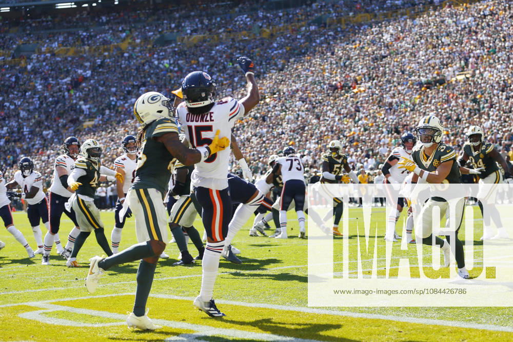 GREEN BAY, WI - OCTOBER 11: Chicago Bears wide receiver Rome Odunze (15) looks for a ball during a game between the Green Bay Packers and the Chicago Bears on October 11, 2026 at Lambeau Field in Green Bay, WI. (Photo by Larry Radloff Icon Sportswire) NFL, American Football Herren, USA OCT 11 Bears at Packers Icon2610112590
