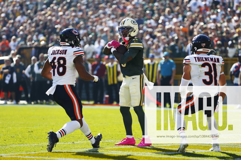 GREEN BAY, WI - OCTOBER 11: Green Bay Packers wide receiver Matthew Golden (0) catches a two point conversion during a game between the Green Bay Packers and the Chicago Bears on October 11, 2026 at Lambeau Field in Green Bay, WI. (Photo by Larry Radloff Icon Sportswire) NFL, American Football Herren, USA OCT 11 Bears at Packers Icon2610112806