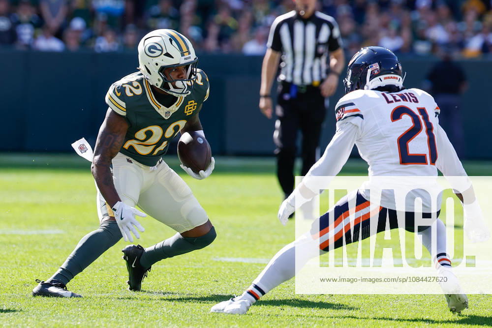 NFL, American Football Herren, USA 2026: Bears Vs Packers OCT 11 Oct 11, 2026; Green Bay, WI, USA; Green Bay Packers running back Pierre Strong Jr. (22) runs after making a catch during NFL game action against the Chicago Bears at Lambeau Field. Mandatory Credit: Darren Lee-Cal Media (Credit Image: Â Darren Lee Cal Sport Media) Green Bay Wi USA