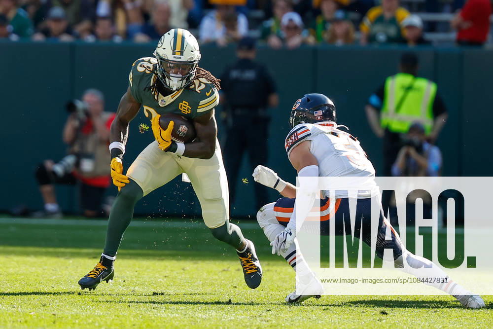 NFL, American Football Herren, USA 2026: Bears Vs Packers OCT 11 Oct 11, 2026; Green Bay, WI, USA; Green Bay Packers running back Kaleb Johnson (26) running the ball during NFL game action against the Chicago Bears at Lambeau Field. Mandatory Credit: Darren Lee-Cal Media (Credit Image: Â Darren Lee Cal Sport Media) Green Bay Wi USA