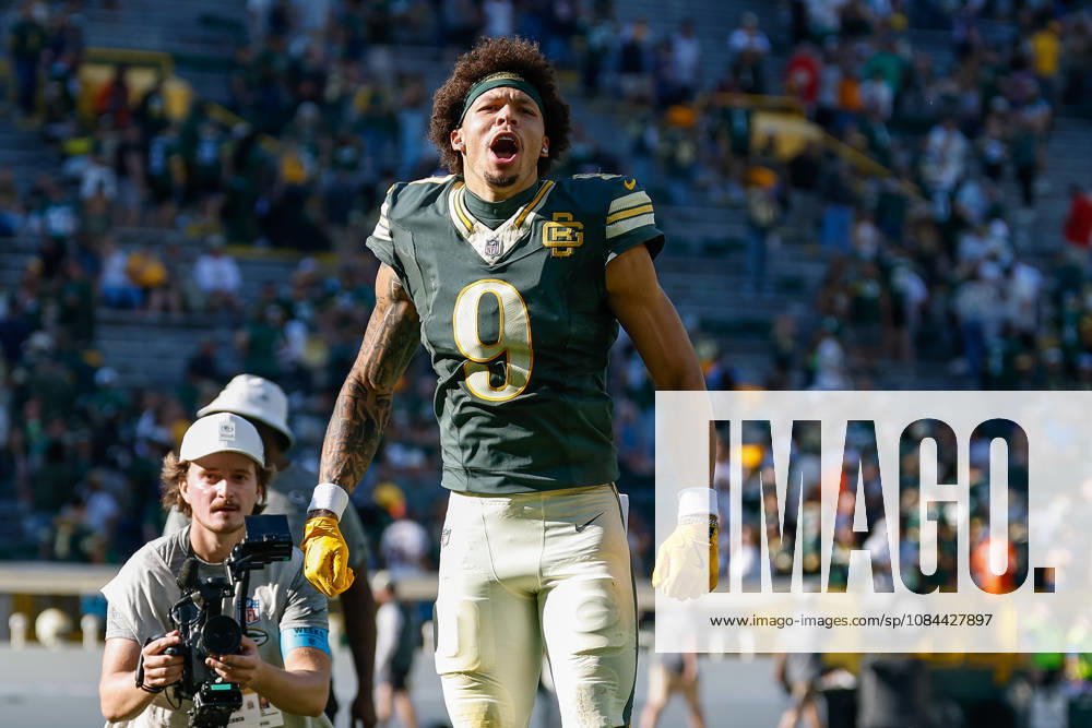 NFL, American Football Herren, USA 2026: Bears Vs Packers OCT 11 Oct 11, 2026; Green Bay, WI, USA; Green Bay Packers wide receiver Christian Watson (9) hypes up the crowd after the NFL game against the Chicago Bears at Lambeau Field. Mandatory Credit: Darren Lee-Cal Media (Credit Image: Â Darren Lee Cal Sport Media) Green Bay Wi USA