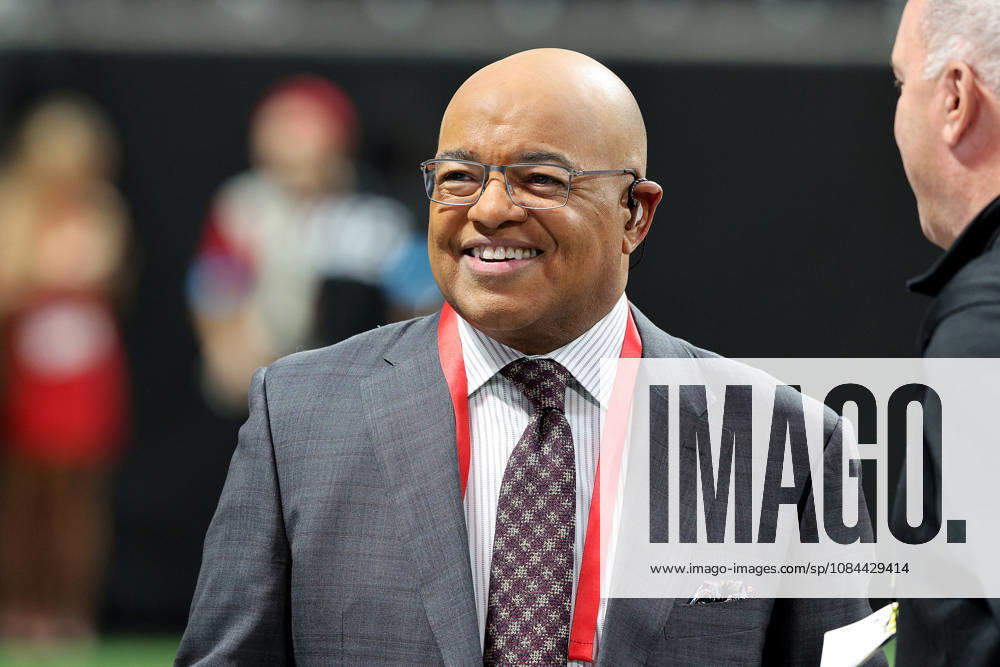 ATLANTA, GA - OCTOBER 11: NBC Broadcaster Mike Tirico before the Sunday evening NFL, American Football Herren, USA game between the Atlanta Falcons and the Baltimore Ravens on October 11, 2026 at the Mercedes-Benz Stadium in Atlanta, Georgia. (Photo by David J. Griffin Icon Sportswire) NFL: OCT 11 Ravens at Falcons Icon9532610112
