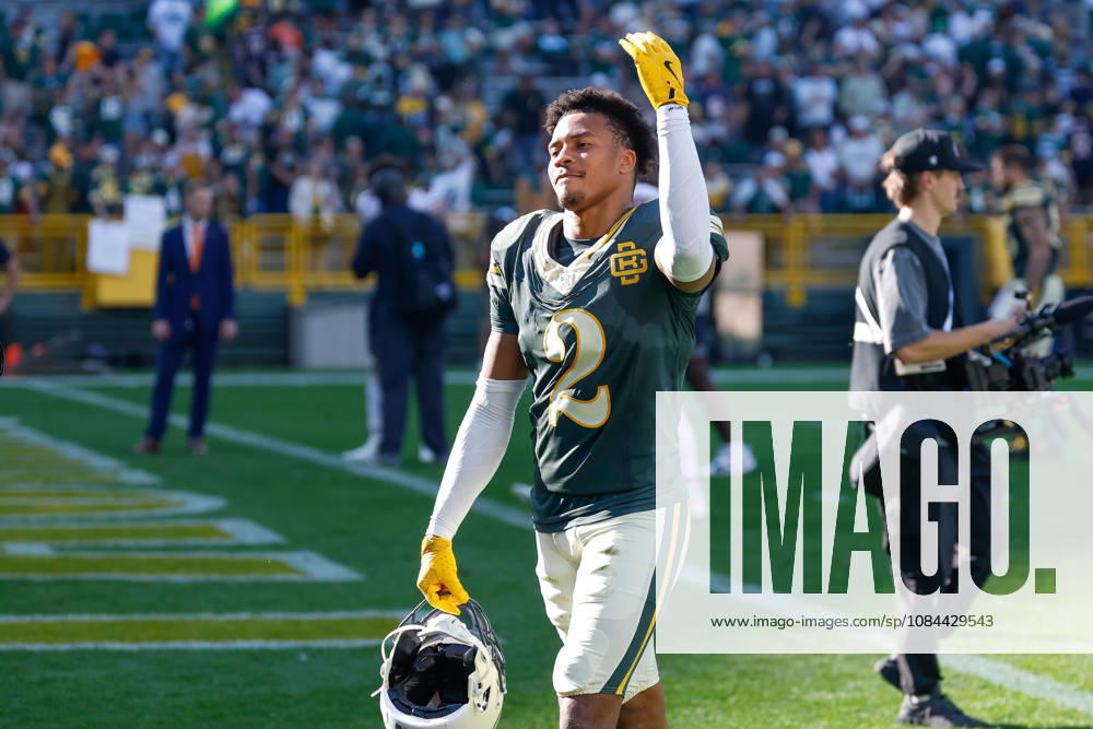 Oct 11, 2026; Green Bay, WI, USA; Green Bay Packers cornerback Brandon Cisse (2) hypes up the crowd after the NFL, American Football Herren, USA game against the Chicago Bears at Lambeau Field. Mandatory Credit: -Cal Media Green Bay USA - ZUMAc04_ 20261011_zma_c04_219