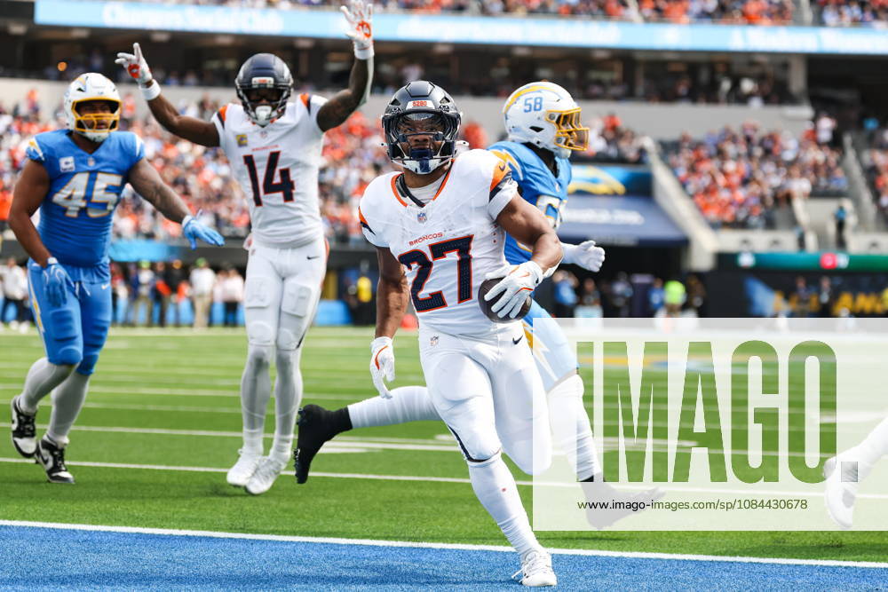 NFL, American Football Herren, USA - Los Angeles Chargers vs Denver Broncos Denver Broncos running back J.K. Dobbins (27) celebrates after scoring a rushing touchdown during the first half of an NFL football game against the Los Angeles Chargers at SoFi Stadium in Inglewood, California, USA, 11 October 2026. INGLEWOOD CALIFORNIA UNITED STATES