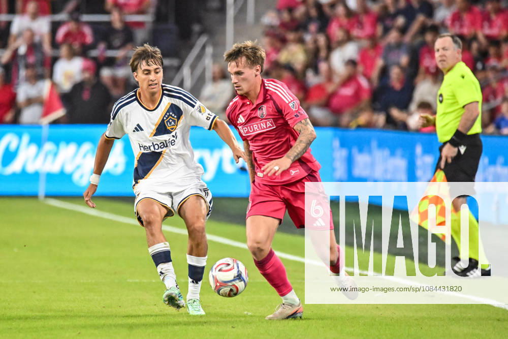 ST. LOUIS, MO - OCTOBER 11: Conrad Wallem (6) of the St. Louis CITY SC moves the ball past the defense of Julian Aude (3) of the LA Galaxy during the MLS, Fussball Herren, USA regular season match where St. Louis CITY SC hosted LA Galaxy on Sunday October 11th, 2026, at Energizer Park in St. Louis City, MO. (Photo by Rick Ulreich Icon Sportswire) SOCCER: OCT 11 MLS St. Louis CITY SC vs LA Galaxy Icon26101107