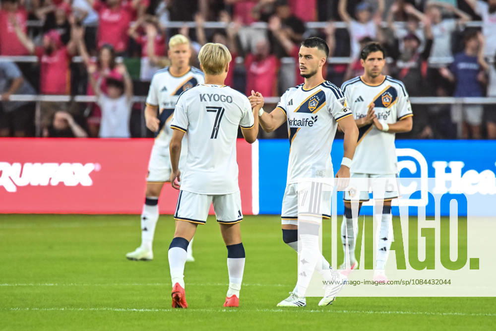 ST. LOUIS, MO - OCTOBER 11: Kyogo Furuhashi (7) of the LA Galaxy and Erik Thommy (27) of the LA Galaxy shake hands in unity before the start of the game during the MLS, Fussball Herren, USA regular season match where St. Louis CITY SC hosted LA Galaxy on Sunday October 11th, 2026, at Energizer Park in St. Louis City, MO. (Photo by Rick Ulreich Icon Sportswire) SOCCER: OCT 11 MLS St. Louis CITY SC vs LA Galaxy Icon26101121