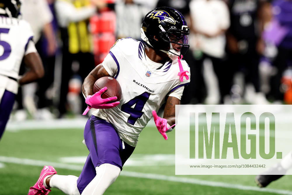 ATLANTA, GA - OCTOBER 11: Zay Flowers (4) of the Baltimore Ravens carries the football during the Sunday evening NFL, American Football Herren, USA game between the Atlanta Falcons and the Baltimore Ravens on October 11, 2026 at the Mercedes-Benz Stadium in Atlanta, Georgia. (Photo by David J. Griffin Icon Sportswire) NFL: OCT 11 Ravens at Falcons Icon9532610110122