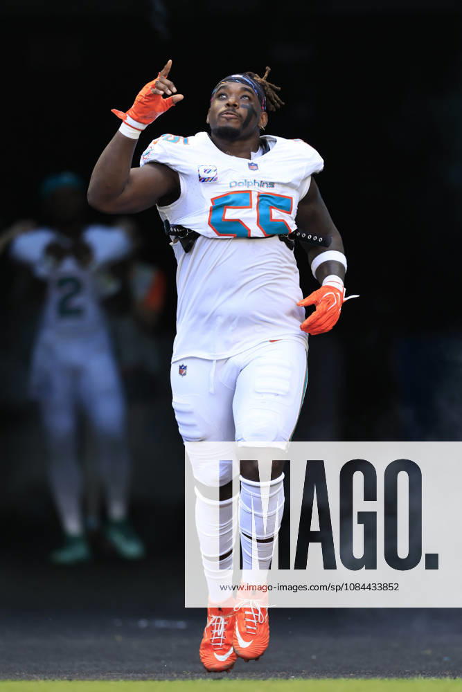 Miami Dolphins center Aaron Brewer (55) runs out to the field prior an NFL, American Football Herren, USA game against the Cincinnati Bengals on Sunday, October 11, 2026 at the Hard Rock Stadium. The Bengals beat the Dolphins 31-24. NFL 2026: Cincinnati Bengals 31 : 24 Miami Dolphins - ZUMAh180 20261011_zsp_h180_008