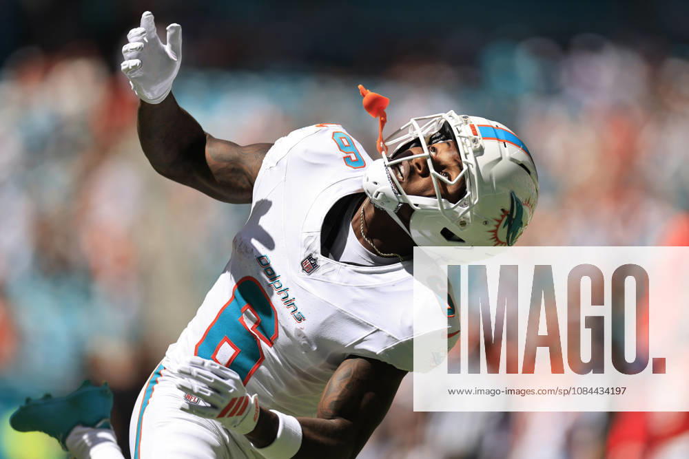 Miami Dolphins wide receiver Malik Washington (6) looks up for the ball which is overthrown during an NFL, American Football Herren, USA game against the Cincinnati Bengals on Sunday, October 11, 2026 at the Hard Rock Stadium. The Bengals beat the Dolphins 31-24. Miami Gardens United States - ZUMAh180 20261011_zsp_h180_070