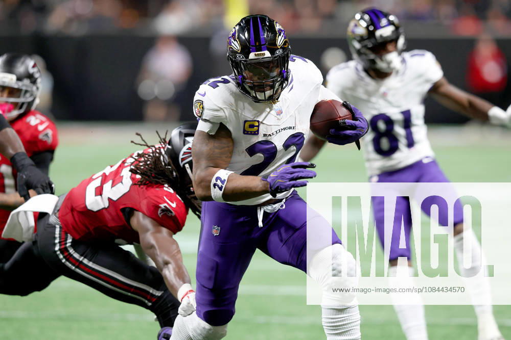 ATLANTA, GA - OCTOBER 11: Billy Bowman, Jr. (33) of the Atlanta Falcons misses a tackle on Derrick Henry (22) of the Baltimore Ravens as he runs in for a touchdown during the Sunday evening NFL, American Football Herren, USA game between the Atlanta Falcons and the Baltimore Ravens on October 11, 2026 at the Mercedes-Benz Stadium in Atlanta, Georgia. (Photo by David J. Griffin Icon Sportswire) NFL: OCT 11 Ravens at Falcons Icon9532610110759