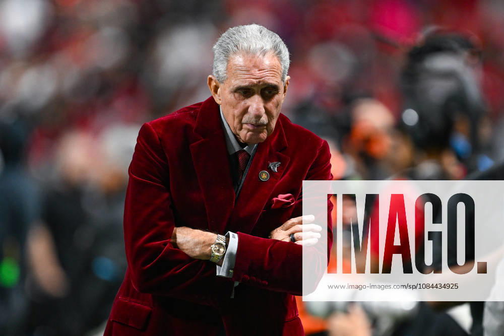 ATLANTA, GA - OCTOBER 11: Falcons owner Arthur Blank on the sideline during the NFL, American Football Herren, USA game between the Baltimore Ravens and the Atlanta Falcons on October 11th, 2026 at Mercedes-Benz Stadium in Atlanta, GA. (Photo by Rich von Biberstein Icon Sportswire) NFL: OCT 11 Ravens at Falcons Icon261011027