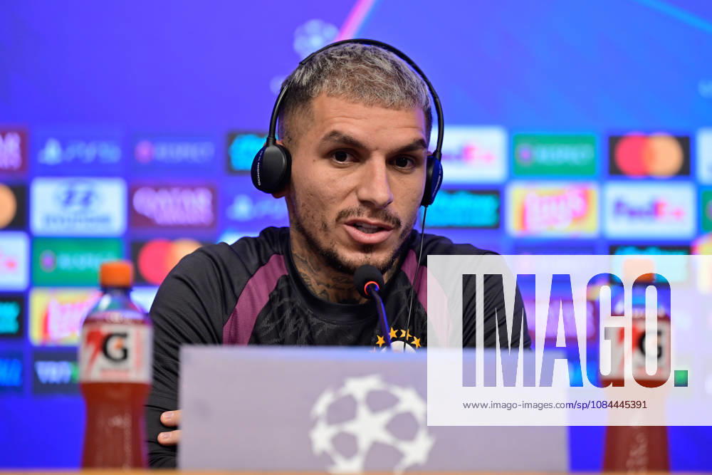 Ahead of Galatasaray v Barcelona - UEFA Champions League ISTANBUL, TURKIYE - OCTOBER 12: Galatasaray player Lucas Torreira answers journalists questions during a press conference, PK, Pressekonferenz at the Kemerburgaz Metin Oktay Training Facility ahead of the UEFA Champions League second week match between Galatasaray and Barcelona, in Istanbul, Turkiye, on October 12, 2026. Cem Tekkesinoglu Anadolu Istanbul Turkey. Editorial use only. Please get in touch for any other usage.