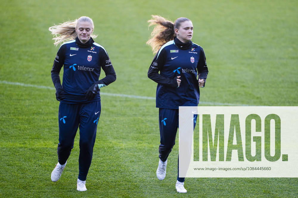 Soccer, training with the Norwegian Women s National Team in Oslo, Norway 20261012 Mathilde Hauge Harviken and Signe Gaupset during a training session with Norway s women s national soccer team at Ullevaal Stadium ahead of the match against Romania. Photo: Fredrik Varfjell, NTB, Oslo, Norway. . RESTRICTED USE FOR BETTING COMPANIES