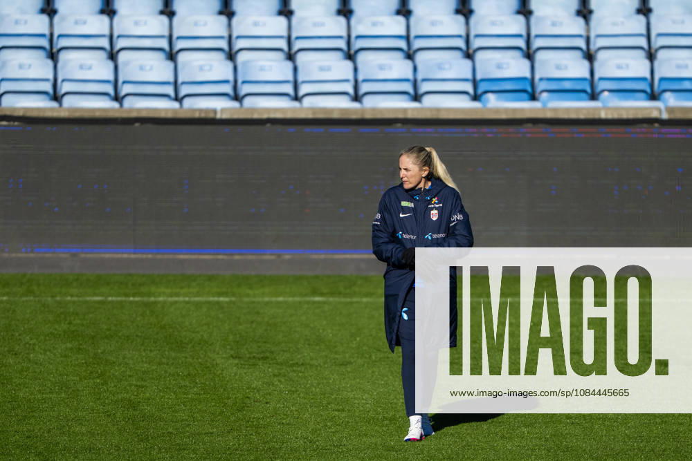 Soccer, training with the Norwegian women s national team, Oslo, Norway 20261012 Norway s head coach Gemma Grainger during a training session with Norway s women s national soccer team at Ullevaal Stadium ahead of the match against Romania. Photo: Fredrik Varfjell, NTB, Oslo, Norway. . RESTRICTED USE FOR BETTING COMPANIES.