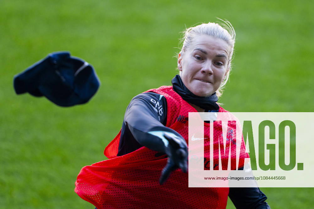 Soccer, training with the Norwegian women s national team in Oslo, Norway 20261012 Ada Stolsmo Hegerberg during a training session with Norway s women s national soccer team at Ullevaal Stadium ahead of the match against Romania. Photo: Fredrik Varfjell, NTB, Oslo, Norway. . RESTRICTED USE FOR BETTING COMPANIES.