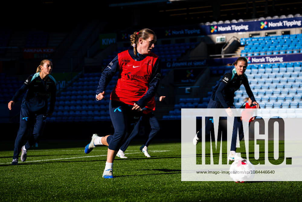 Elisabeth Terland of the Norwegian womens national football team during a training session on October 12, 2026 in Oslo. Photo: Marius Simensen BILDBYRAN Cop 238 bbeng dam fifa women s world cup qualifier football fotball fotboll norge norway practice soccer training trening träning