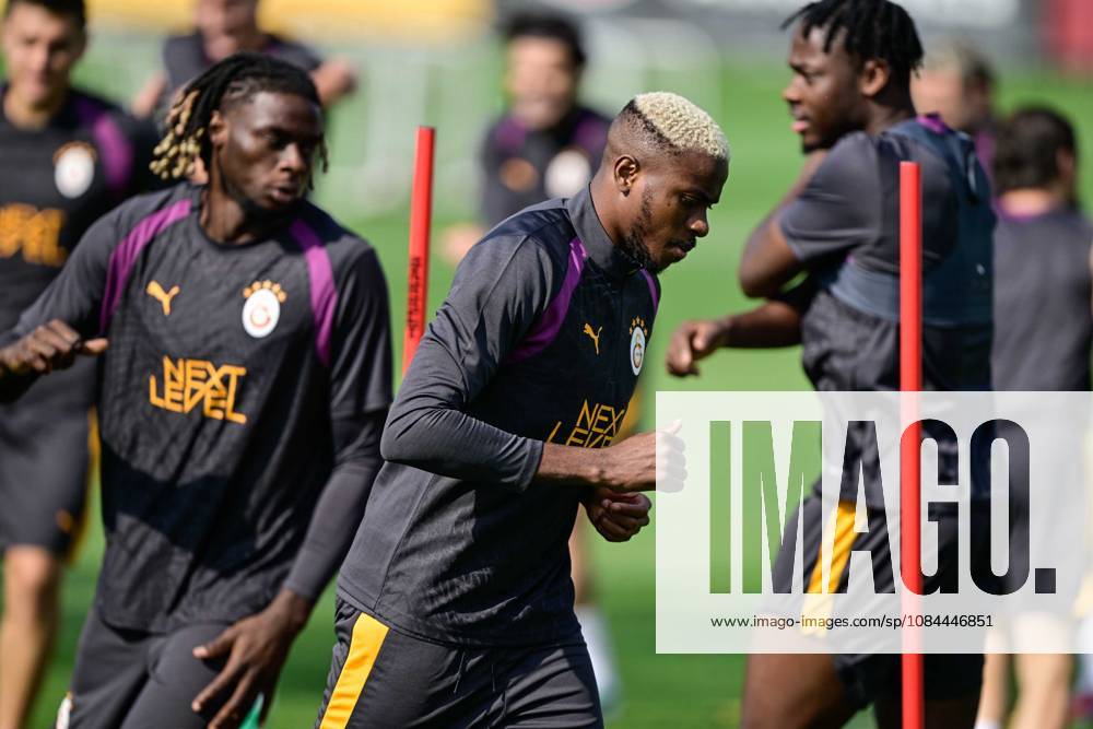 Galatasaray complete final training session in Istanbul ahead of Barcelona clash ISTANBUL, TURKIYE - OCTOBER 12: Galatasaray players complete their final training session ahead of their UEFA Champions League second-round match against Barcelona at the Kemerburgaz Metin Oktay Training Facility in Istanbul, Turkiye, on October 12, 2026. The training session, led by head coach Okan Buruk and open to the media for the first 15 minutes, began with warm-up exercises, continued with an 8-on-2 ball-possession drill and concluded with tactical preparations for the Barcelona match. Cem Tekkesinoglu Anadolu Istanbul Turkey. Editorial use only. Please get in touch for any other usage.