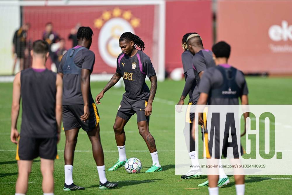 Galatasaray complete final training session in Istanbul ahead of Barcelona clash ISTANBUL, TURKIYE - OCTOBER 12: Galatasaray players complete their final training session ahead of their UEFA Champions League second-round match against Barcelona at the Kemerburgaz Metin Oktay Training Facility in Istanbul, Turkiye, on October 12, 2026. The training session, led by head coach Okan Buruk and open to the media for the first 15 minutes, began with warm-up exercises, continued with an 8-on-2 ball-possession drill and concluded with tactical preparations for the Barcelona match. Cem Tekkesinoglu Anadolu Istanbul Turkey. Editorial use only. Please get in touch for any other usage.
