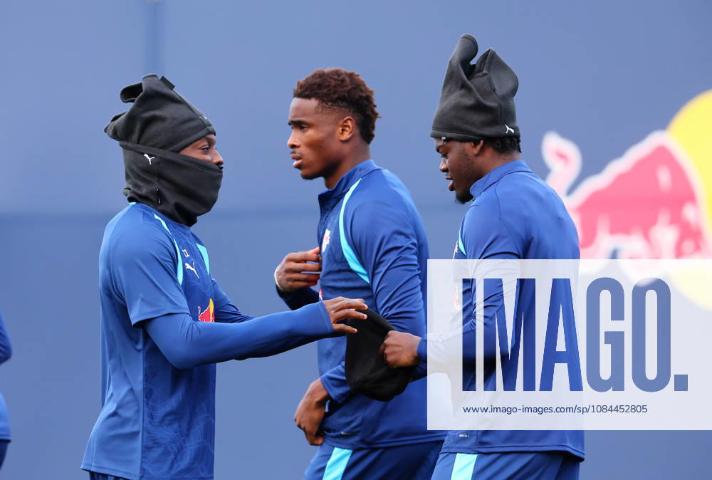 RB Leipzig - Training Champions League Leipzig, 12.10.2026, RB Akademie, UEFA Champions League , RB Leipzig - Abschlusstraining am Vortag von RBLeipzig v. PSV Eindhoven , Im Bild v.l.: Johan Bakayoko ( 11, RB Leipzig), Abdoul Kone ( 2, RB Leipzig) und Castello Lukeba (23, RB Leipzig) ,