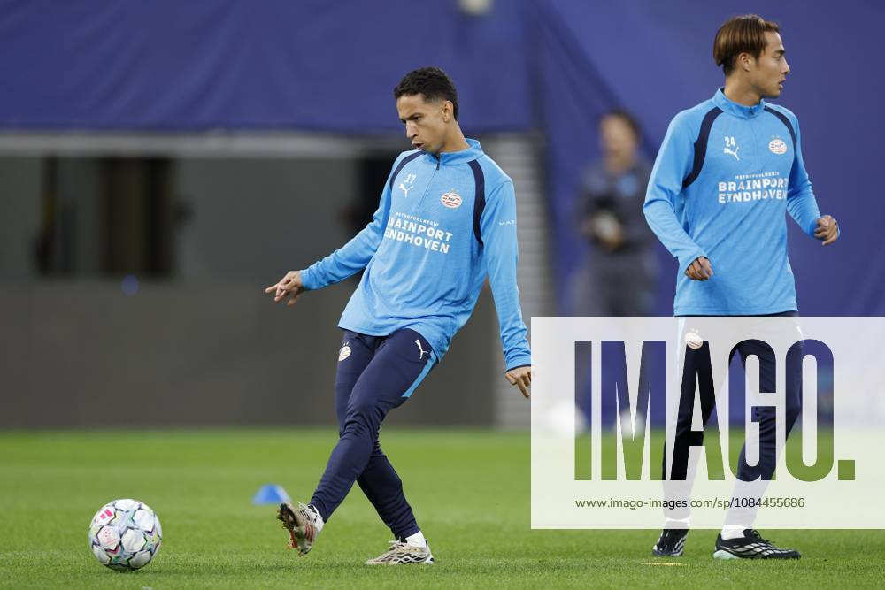LEIPZIG - (LR) Mauro Junior of PSV Eindhoven, Kodai Sano of PSV Eindhoven during a training session ahead of the UEFA Champions League match between RB Leipzig and PSV Eindhoven at the RB Arena on October 12, 2026 in Leipzig, Germany. MAURICE VAN STEEN ANP ANPxSportx IVx 572250664 originalFilename: 572250664