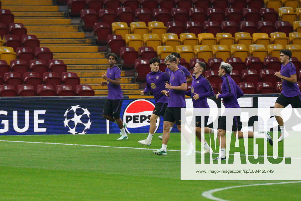 Lamine Yamal (L-1) during the training day of FC Barcelona, Barca ahead the UEFA Champions League second round, football match against Galatasaray at RAMS Park Stadium in Istanbul, Turkey on October 12, 2026. Sariyer Turkey - ZUMAu194 20261012_zip_u194_022