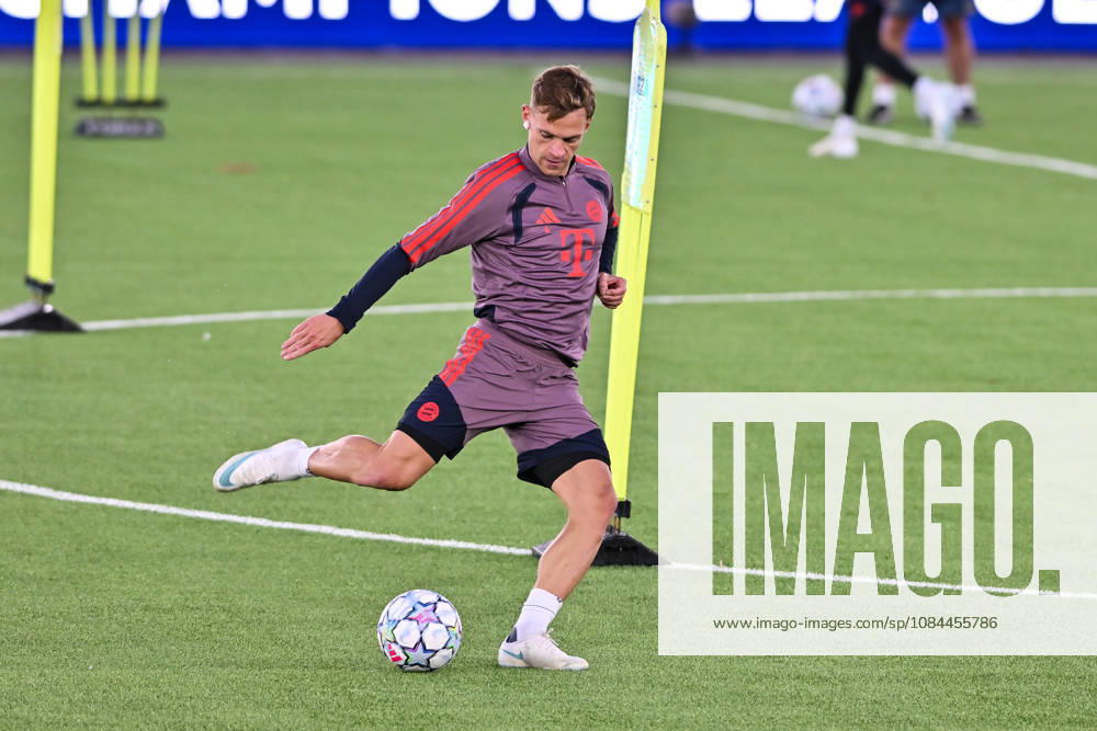 STAVANGER, NORWAY; 12. OCTOBER: picture of the Team from Munich at the final Trainings session before the Champions League Match between Viking FK vs. FC Bayern Munich at Matchday 2 at Lyse Arena Joshua KIMMICH (FC Bayern Munich 6)
